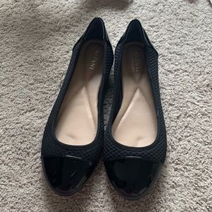 Never worn Alfani Step Flex Flats